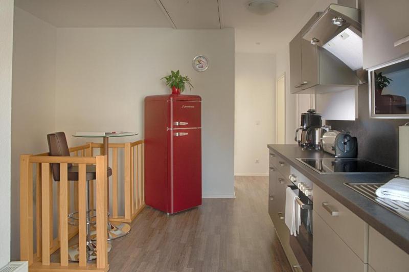 H&H Apartments Im Herzen Der Stadt In Der Lange Strasse Geraeumig Ruhig Mit Kueche Und Esstisch 格赖夫斯瓦尔德 外观 照片