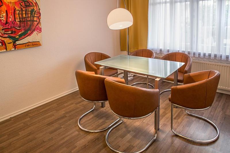 H&H Apartments Im Herzen Der Stadt In Der Lange Strasse Geraeumig Ruhig Mit Kueche Und Esstisch 格赖夫斯瓦尔德 外观 照片
