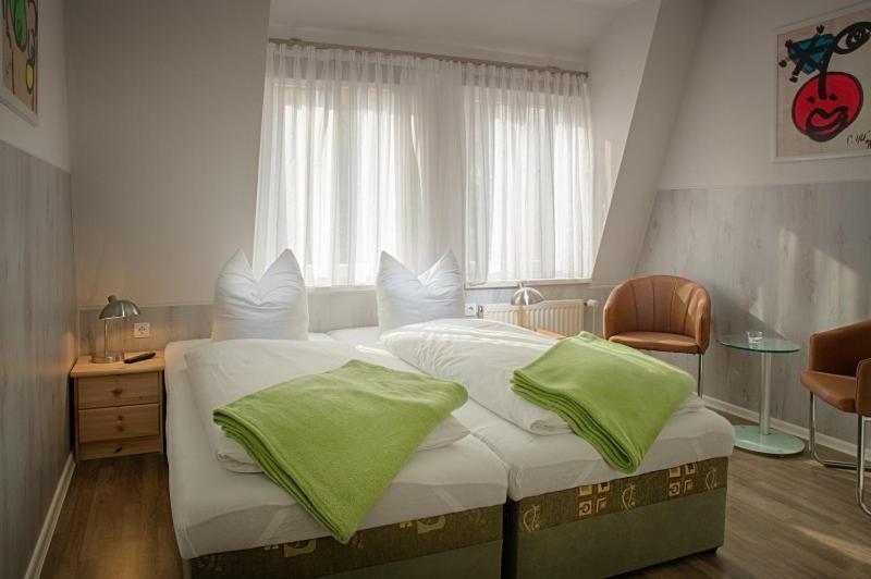 H&H Apartments Im Herzen Der Stadt In Der Lange Strasse Geraeumig Ruhig Mit Kueche Und Esstisch 格赖夫斯瓦尔德 外观 照片