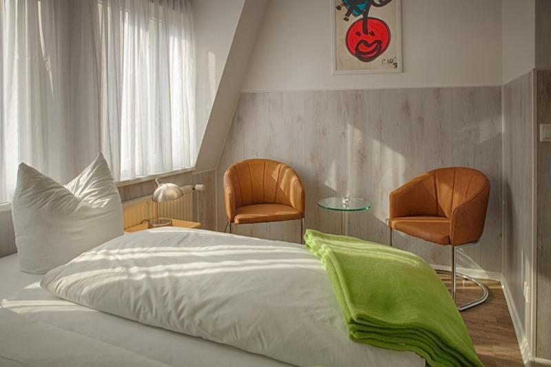H&H Apartments Im Herzen Der Stadt In Der Lange Strasse Geraeumig Ruhig Mit Kueche Und Esstisch 格赖夫斯瓦尔德 外观 照片