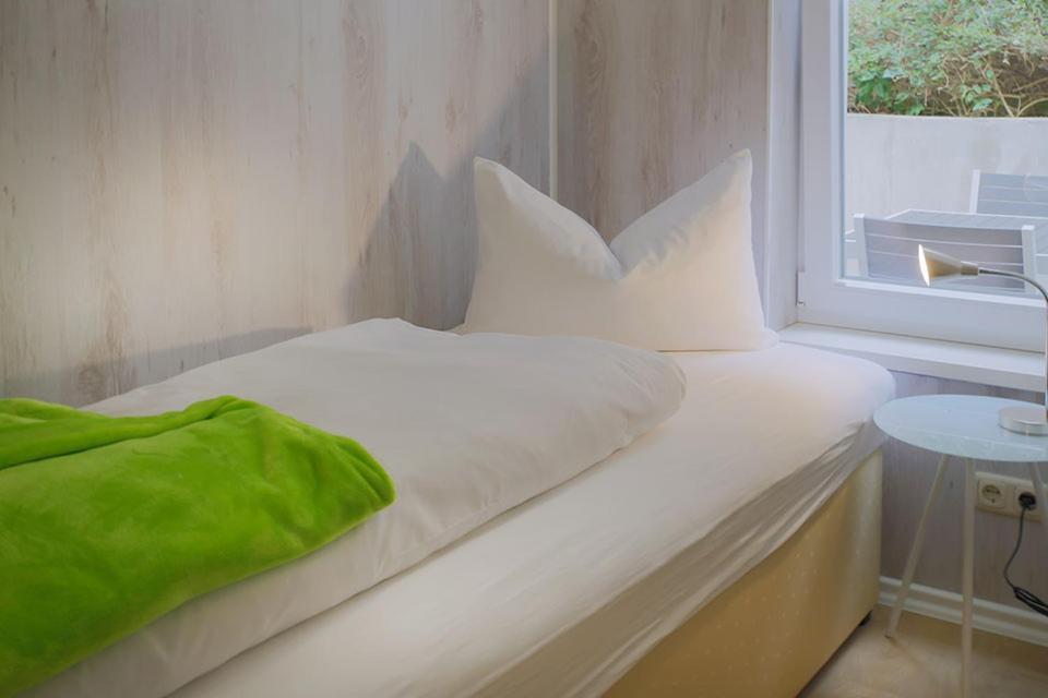 H&H Apartments Im Herzen Der Stadt In Der Lange Strasse Geraeumig Ruhig Mit Kueche Und Esstisch 格赖夫斯瓦尔德 外观 照片