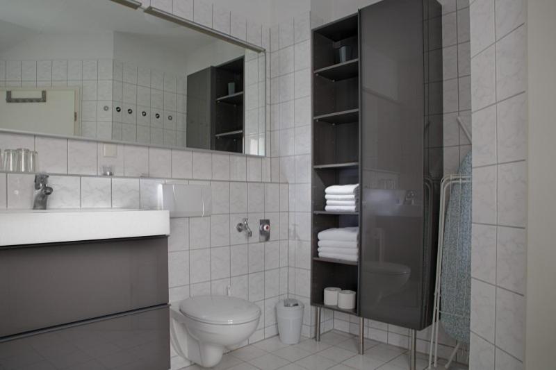 H&H Apartments Im Herzen Der Stadt In Der Lange Strasse Geraeumig Ruhig Mit Kueche Und Esstisch 格赖夫斯瓦尔德 外观 照片